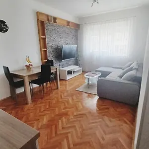 Apartment Apartman Dora