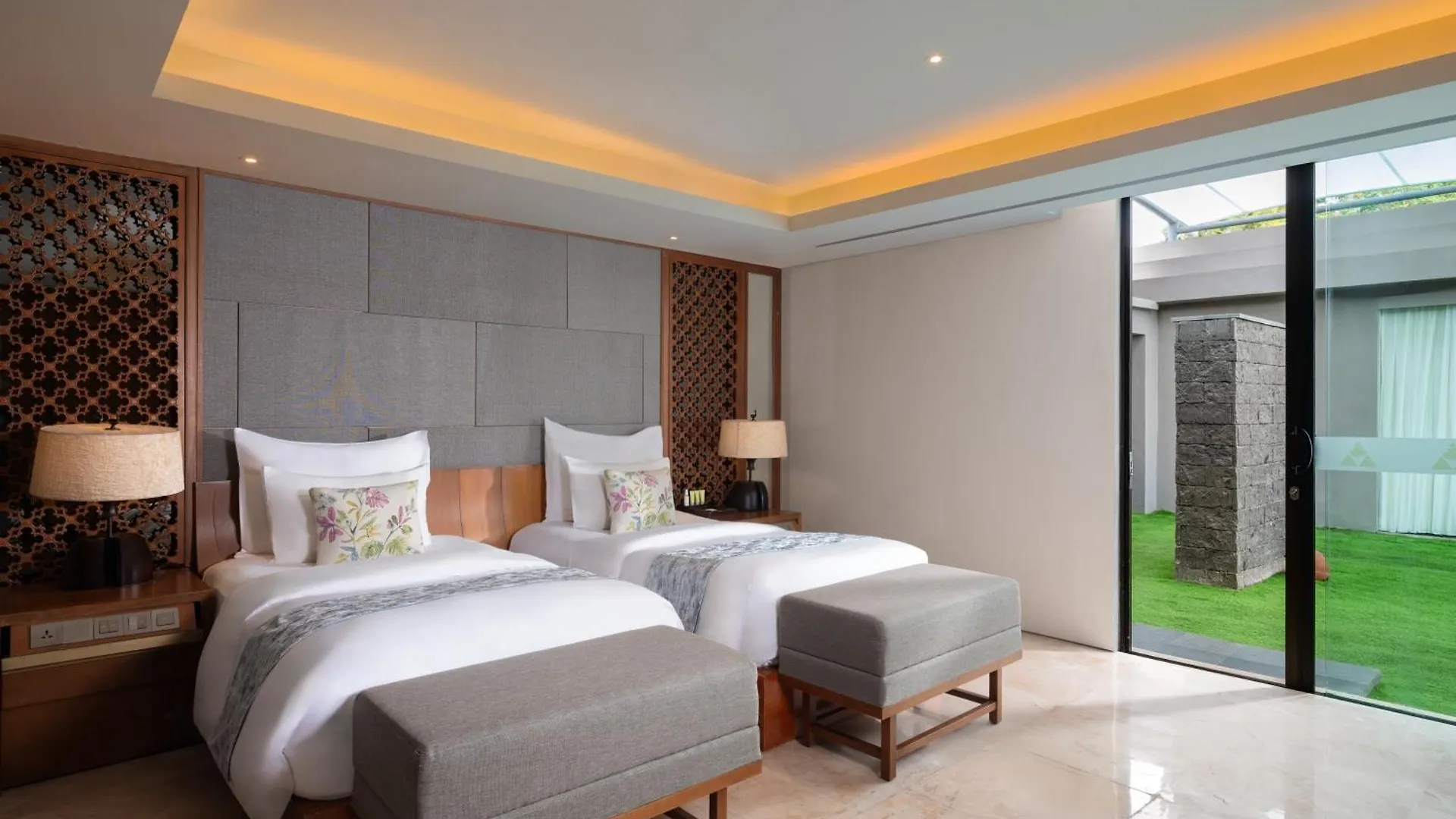 Anantara Uluwatu Bali Resort  Uluwatu (Bali)